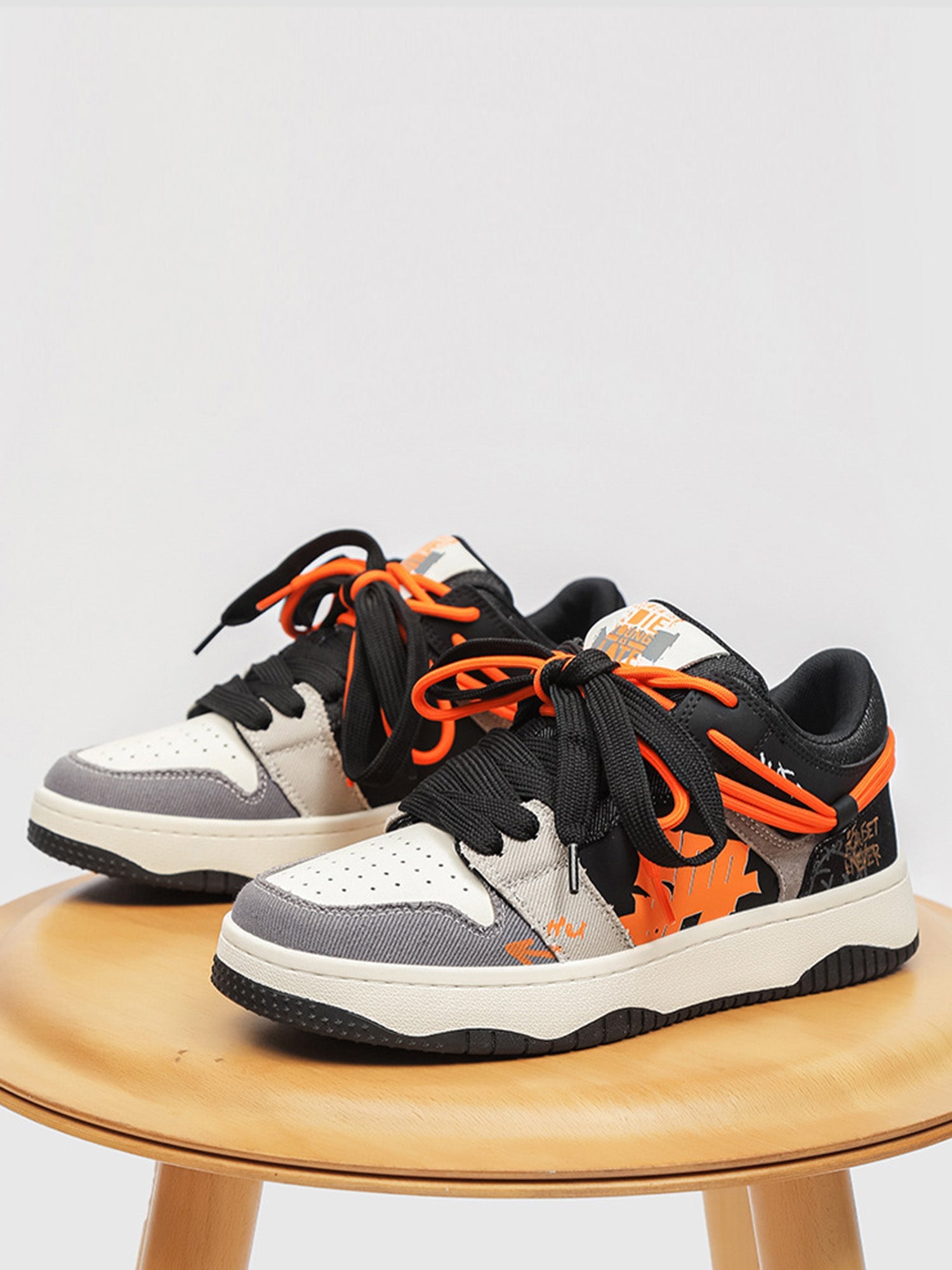 Vintage Contrasting Color Sneakers 3032